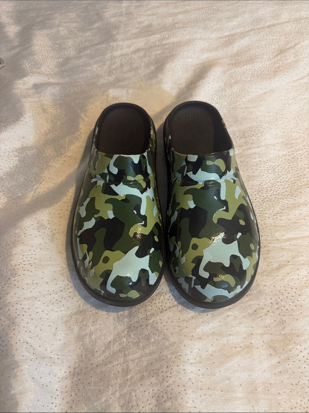 OOFOS Oocloog Limited unisex Jungle Camo Size M 10 W12